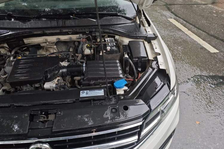 Used Volkswagen Bora 2019 1.5L Automatic Elite Version Engine Bay Left