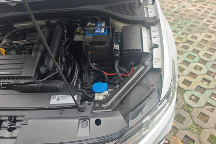 Used Volkswagen Bora 2019 Revised Version 280TSI DSG Luxury Edition China VI Standard Engine Bay Left