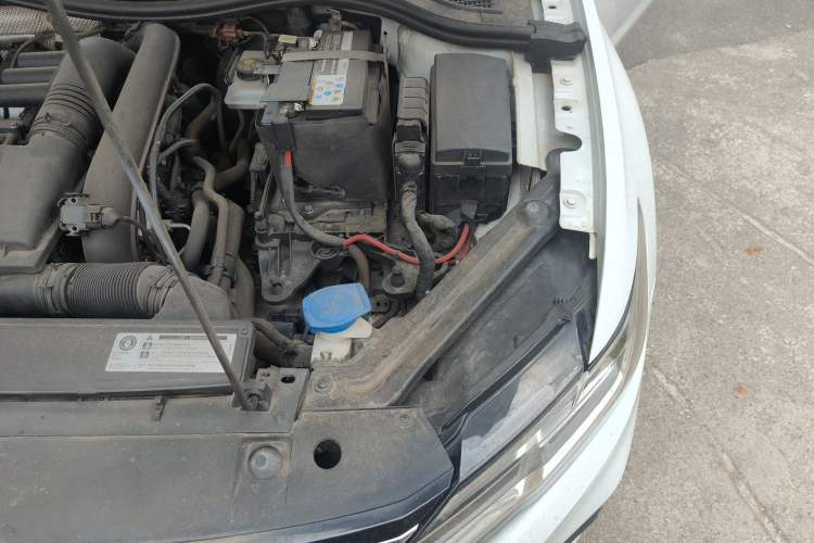 Used Volkswagen Bora 2019 280TSI DSG Elite Model Engine Bay Left