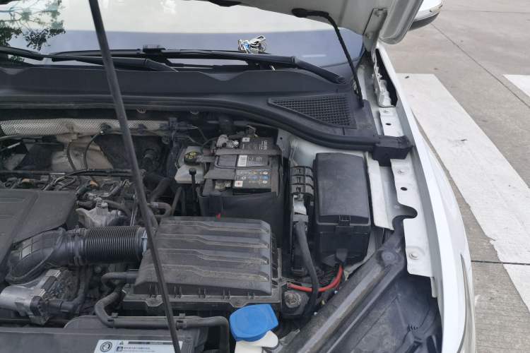 Used Volkswagen Bora 2019 Revised Version 1.5L Automatic Elite Edition China VI Standard Engine Bay Left