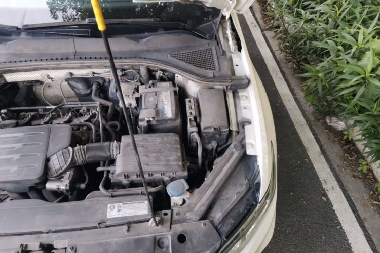 Used Volkswagen Bora 2019 1.5L Automatic Fashion Model Engine Bay Left