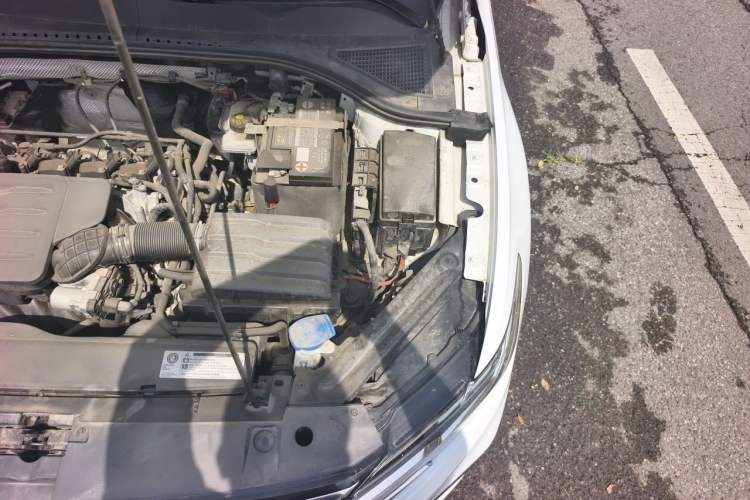 Used Volkswagen Bora 2019 1.5L Manual Comfort Version Engine Bay Left