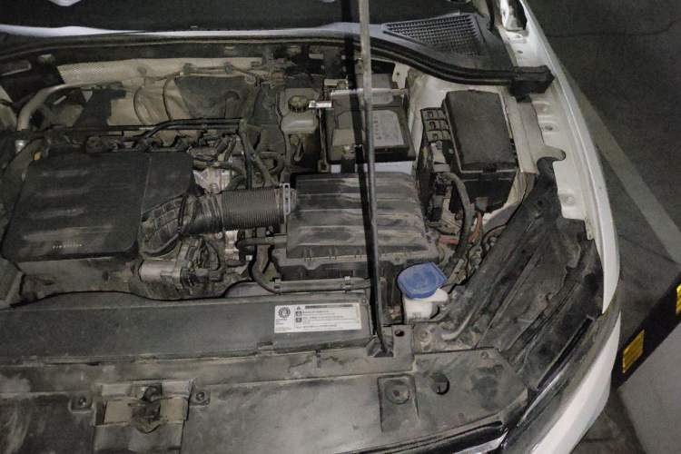 Used Volkswagen Bora 2019 1.5L Manual Comfort Version Engine Bay Left