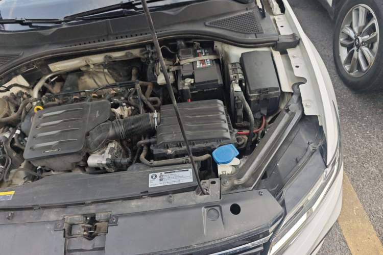 Used Volkswagen Bora 2019 Revised Version 1.5L Automatic Comfort Edition China VI Standard Engine Bay Left