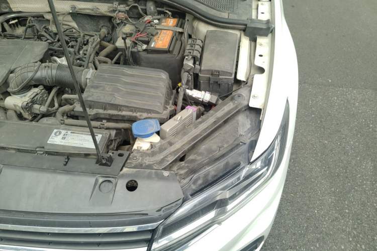 Used Volkswagen Bora 2019 1.5L Automatic Fashion Model Engine Bay Left