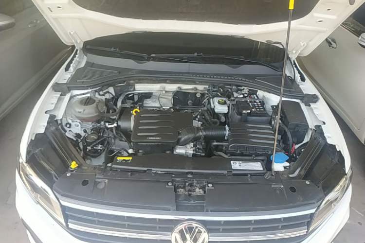 Used Volkswagen Bora 2019 Revised Version 1.5L Manual Fashion Edition China VI Standard Engine Bay