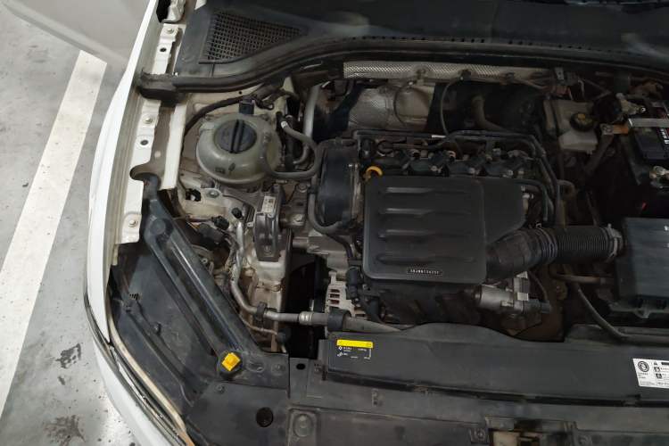 Used Volkswagen Bora 2019 1.5L Automatic Elite Version Engine Bay Right