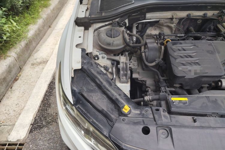 Used Volkswagen Bora 2019 1.5L Automatic Elite Version Engine Bay Right