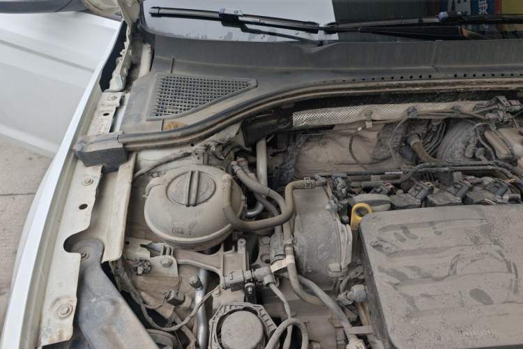 Used Volkswagen Bora 2019 Revised Version 1.5L Automatic Fashionable Style China VI Engine Bay Right