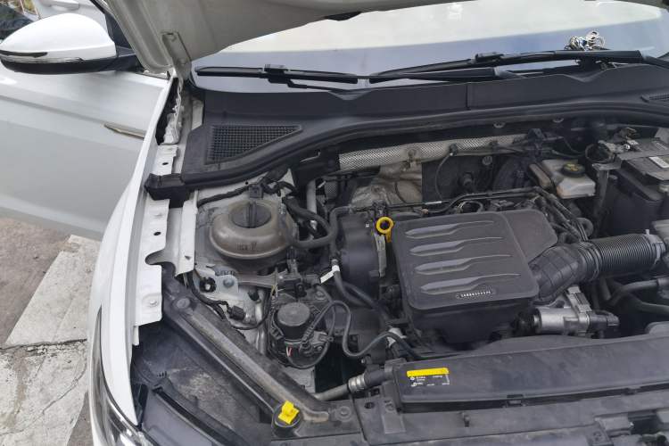 Used Volkswagen Bora 2019 Revised Version 1.5L Automatic Elite Edition China VI Standard Engine Bay Right