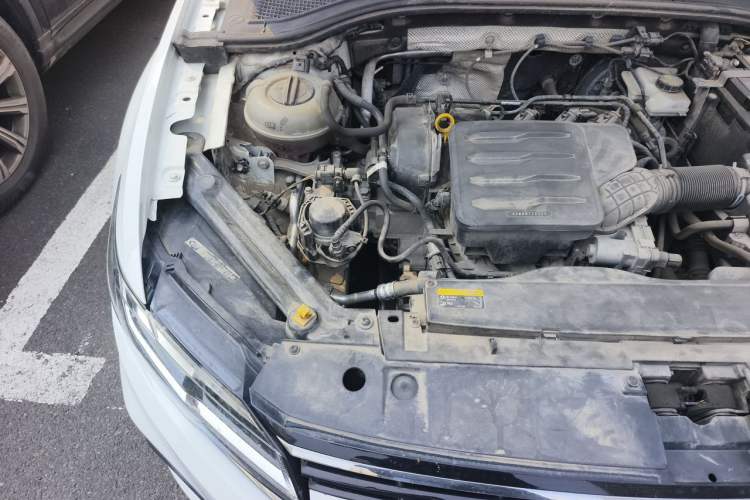 Used Volkswagen Bora 2019 Revised Version 1.5L Automatic Elite Edition China VI Standard Engine Bay Right