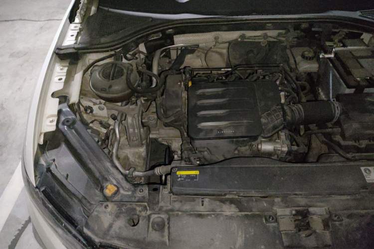 Used Volkswagen Bora 2019 1.5L Manual Comfort Version Engine Bay Right