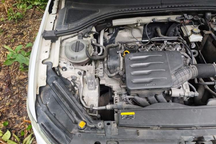 Used Volkswagen Bora 2019 Revised Version 1.5L Manual Comfort Type China V Standard Engine Bay Right