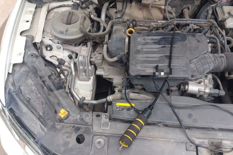 Used Volkswagen Bora 2019 1.5L Automatic Elite Version Engine Bay Right
