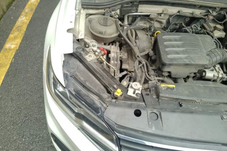 Used Volkswagen Bora 2019 1.5L Automatic Fashion Model Engine Bay Right
