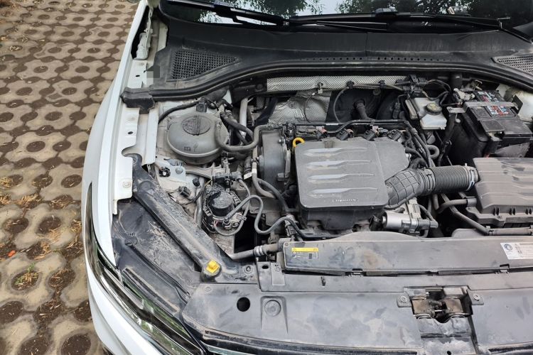 Used Volkswagen Bora 2019 Revised Version 1.5L Automatic Elite Edition China VI Standard Engine Bay Right