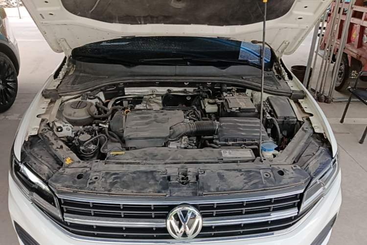 Used Volkswagen Bora 2019 Revised Version 1.5L Automatic Fashionable Style China VI Engine Bay