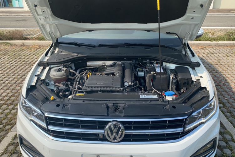 Used Volkswagen Bora 2019 Revised Version 280TSI DSG Elite Edition China VI Standard Engine Bay