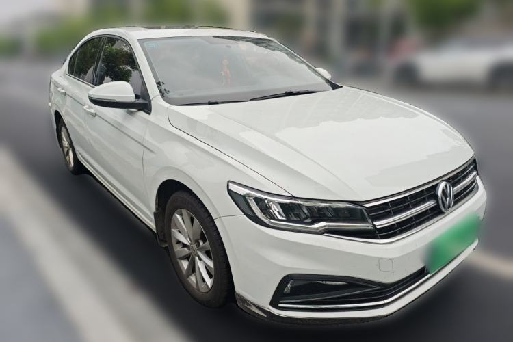 Used Volkswagen Bora 2019 1.5L Manual Comfort Version Front Right 45 Deg