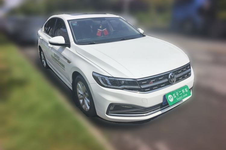 Used Volkswagen Bora 2019 1.5L Manual Comfort Version Front Right 45 Deg