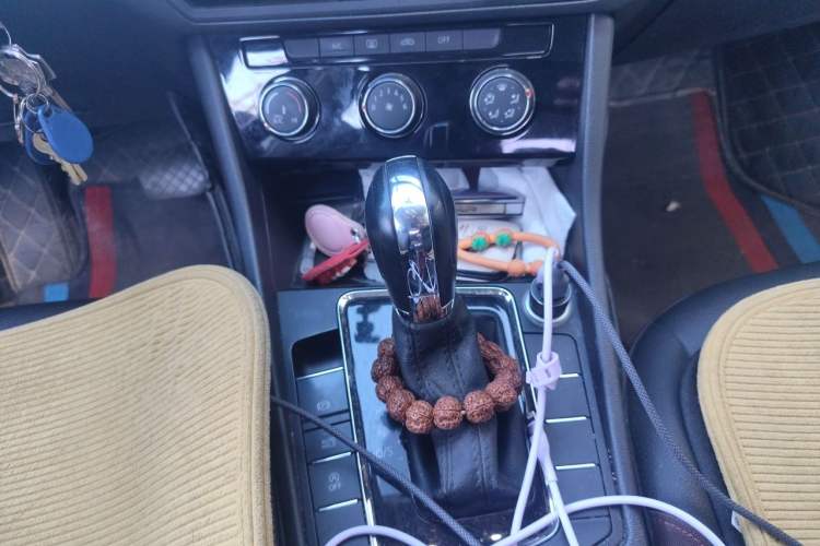 Used Volkswagen Bora 2019 1.5L Automatic Comfort Model Gear Lever