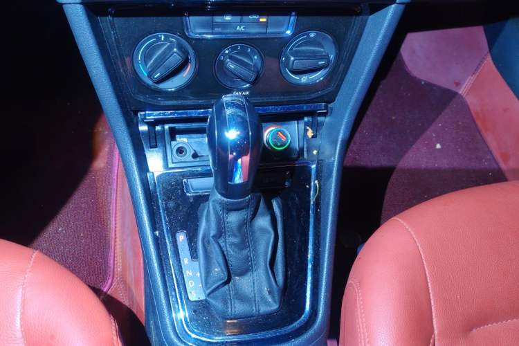 Used Volkswagen Bora 2019 Bora Legend 1.5L Automatic Leading Model China VI Standard Gear Lever