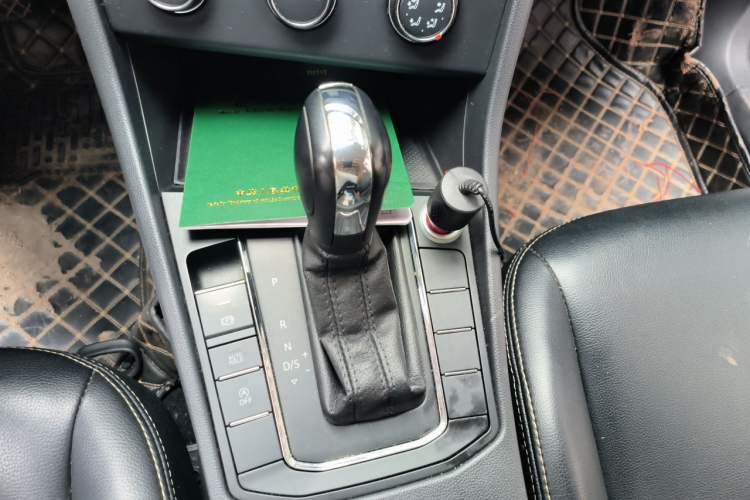 Used Volkswagen Bora 2019 1.5L Automatic Fashion Model Gear Lever