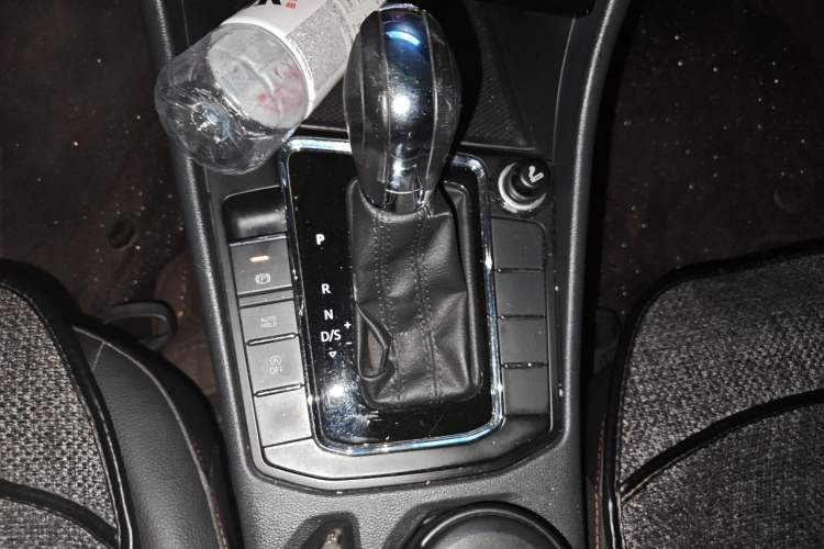 Used Volkswagen Bora 2019 1.5L Automatic Comfort Model Gear Lever