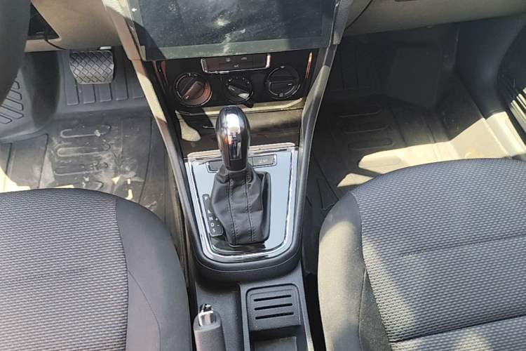 Used Volkswagen Bora 2019 Facelift Bora·Legend 1.5L Automatic Fashion Edition China VI Standard Gear Lever