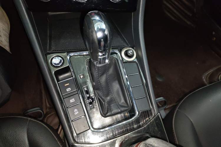 Used Volkswagen Bora 2019 1.5L Automatic Elite Version Gear Lever