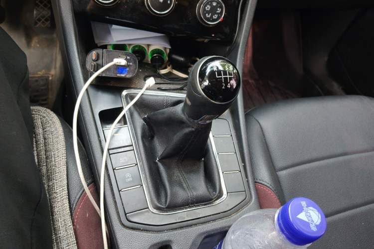 Used Volkswagen Bora 2019 Revised Version 1.5L Manual Comfort Edition China VI Standard Gear Lever