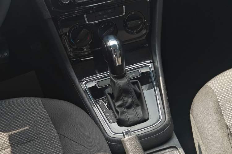 Used Volkswagen Bora 2019 Facelift Bora·Legend 1.5L Automatic Fashion Edition China VI Standard Gear Lever