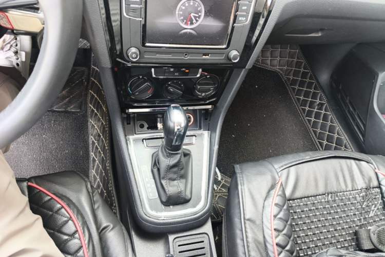 Used Volkswagen Bora 2019 Bora Legend 1.5L Automatic Leading Model China VI Standard Gear Lever