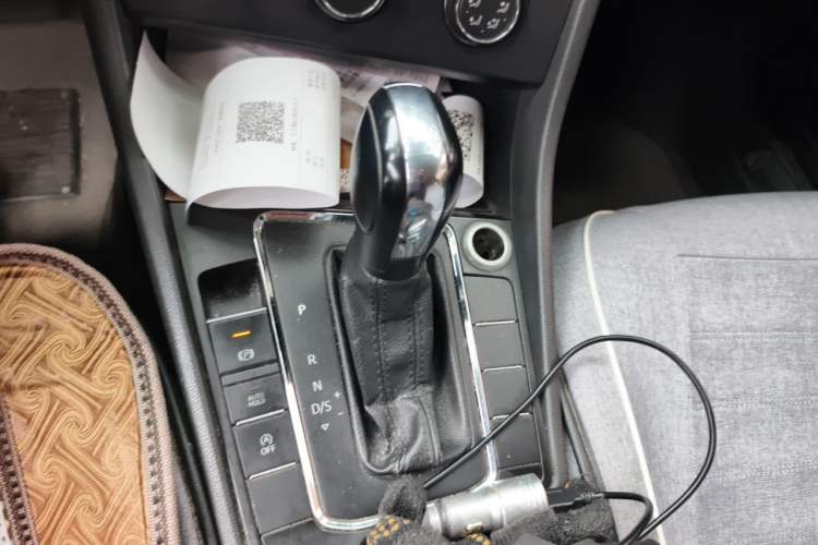 Used Volkswagen Bora 2019 1.5L Automatic Fashion Model Gear Lever