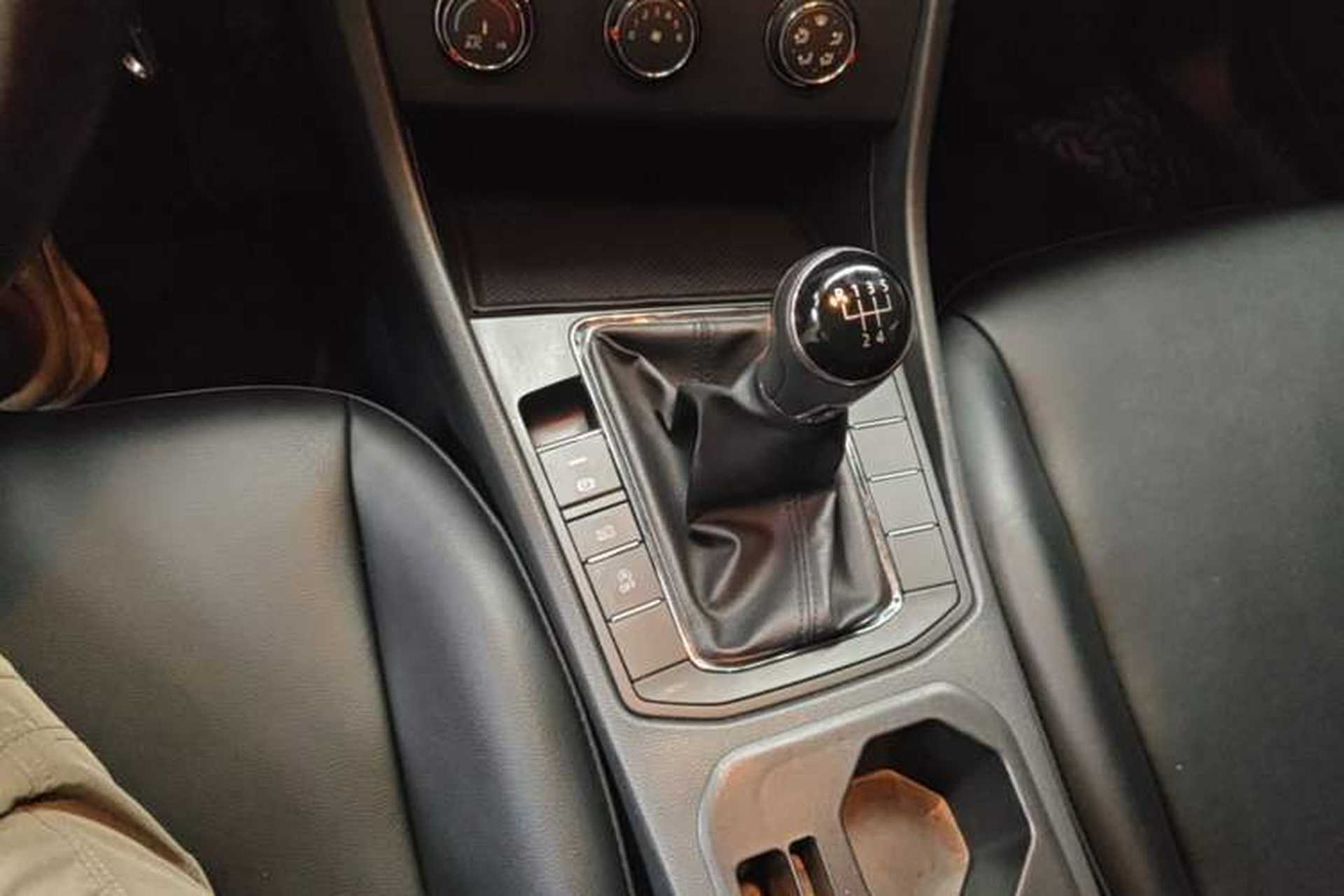 Used Volkswagen Bora 2019 1.5L Manual Fashion Edition Gear Lever