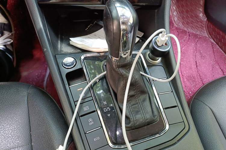 Used Volkswagen Bora 2019 280TSI DSG Elite Model Gear Lever