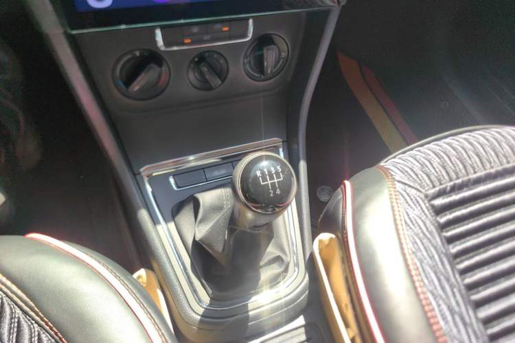 Used Volkswagen Bora 2019 Bora Legend 1.5L Manual Fashion Edition China VI Standard Gear Lever