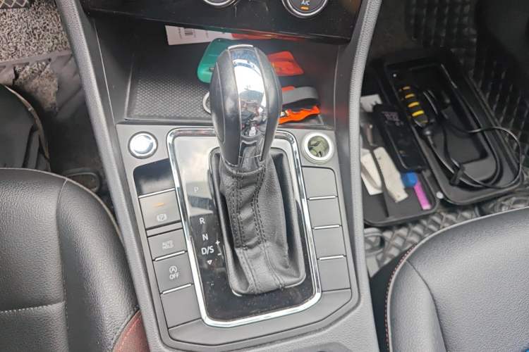 Used Volkswagen Bora 2019 Revised Version 1.5L Automatic Elite Edition China VI Standard Gear Lever