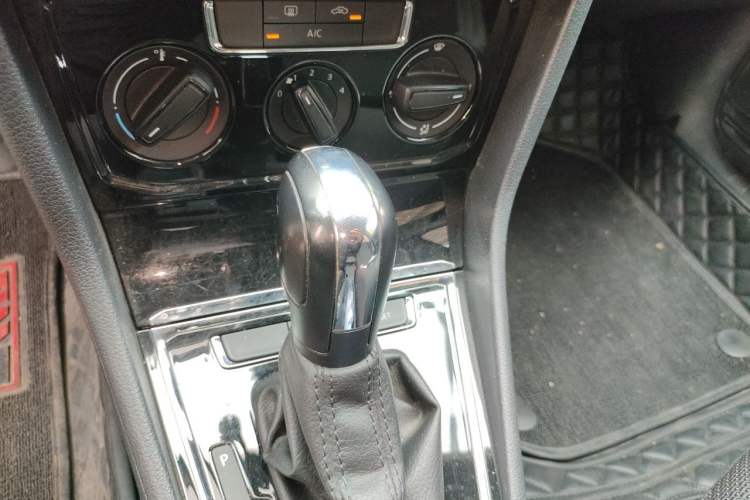 Used Volkswagen Bora 2019 Facelift Bora·Legend 1.5L Automatic Fashion Edition China VI Standard Gear Lever
