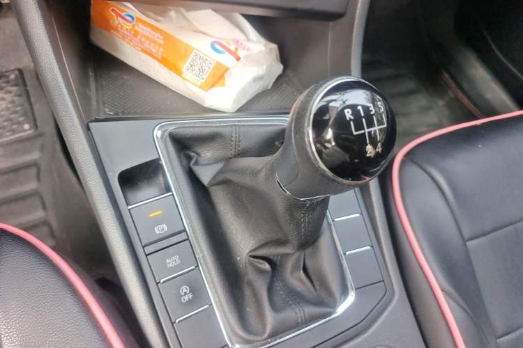 Used Volkswagen Bora 2019 Revised Version 1.5L Manual Fashion Edition China V Standard Gear Lever