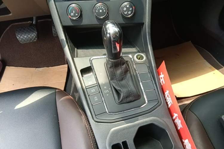 Used Volkswagen Bora 2019 1.5L Automatic Fashion Model Gear Lever