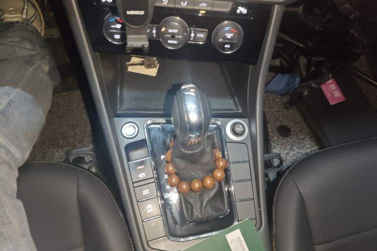 Used Volkswagen Bora 2019 Revised Version 1.5L Automatic Elite Edition China VI Standard Gear Lever