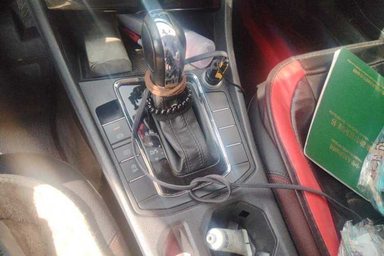 Used Volkswagen Bora 2019 1.5L Automatic Comfort Model Gear Lever