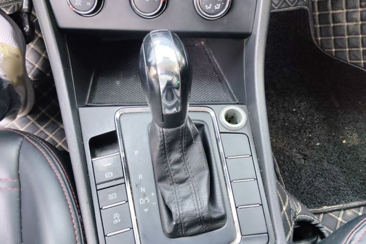 Used Volkswagen Bora 2019 Revised Version 1.5L Automatic Fashionable Style China VI Gear Lever