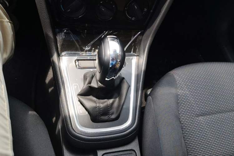 Used Volkswagen Bora 2019 Bora Legend 1.5L Automatic Leading Model China VI Standard Gear Lever