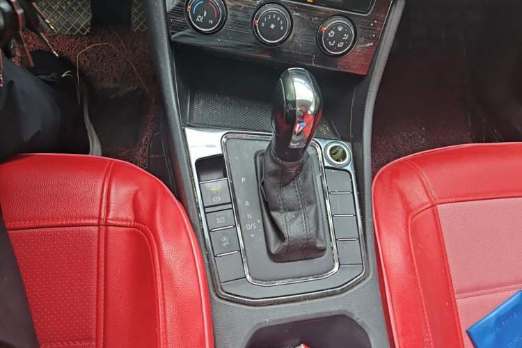 Used Volkswagen Bora 2019 1.5L Automatic Fashion Model Gear Lever
