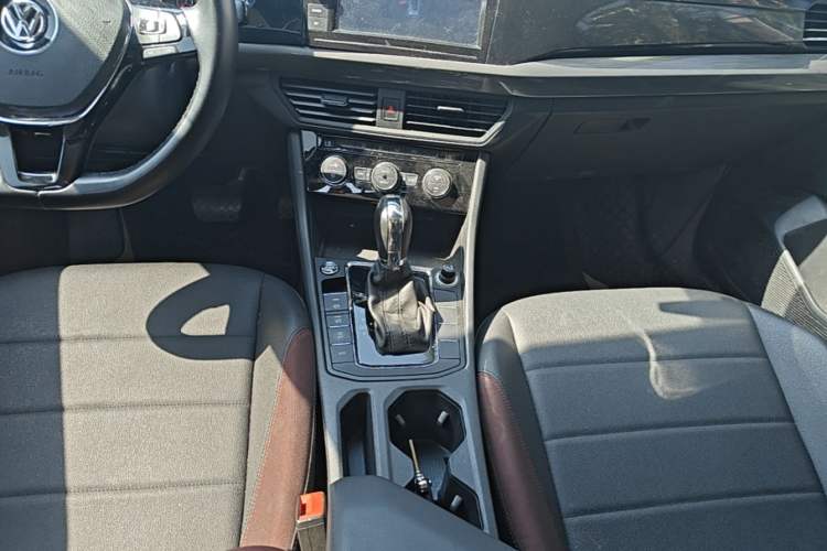 Used Volkswagen Bora 2019 280TSI DSG Elite Model Gear Lever
