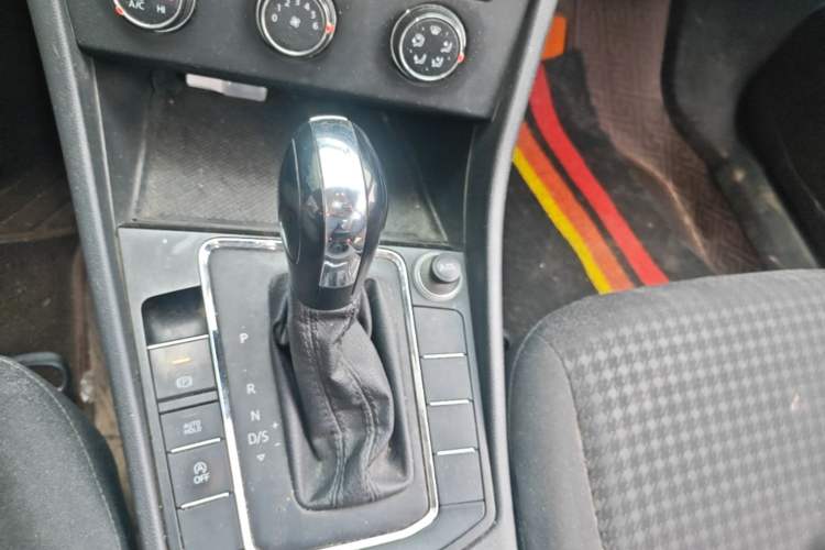Used Volkswagen Bora 2019 1.5L Automatic Fashion Model Gear Lever