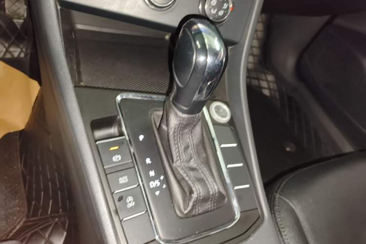 Used Volkswagen Bora 2019 Revised Version 1.5L Automatic Fashionable Style China VI Gear Lever