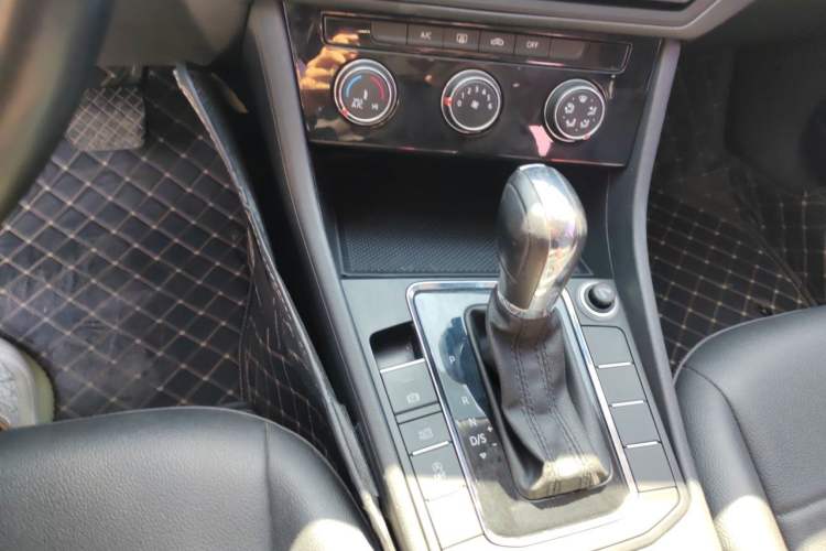 Used Volkswagen Bora 2019 Revised Version 1.5L Automatic Comfort Edition China V Standard Gear Lever